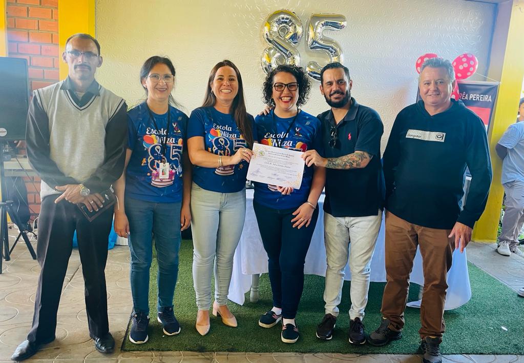 VEREADORES PRESTIGIAM ANIVERSÁRIO DE 85 ANOS DA ESCOLA ESTADUAL NILZA CORRÊA PEREIRA